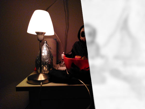 Entscheidung: a) wegdrücken und in die Nebel des Vergessens hüllen? b) dem Dämon langsam und nach und nach immer mehr ins Auge schauen mit der Trauma-Therapie; Nebel und die Schleier der Amnesie oder doch das gruslige Original anschauen? Wenn Geister, Zombies und Dämonen Dich plagen – Arbeit mit Täter-Introjekten in der Trauma-Therapie; „trick or treat“ at Halloween – die Dämonen stellen vor die Wahl; Moa [mɔ̃:a:] als Vorarlberger Brauch – Halloween auf Vorarlbergerisch :-) día de los muertos – Das Totenfest in Mexiko; Samhain und das Fest der Toten – die Grenzen sind dünner; Die Totenfeier Allerheiligen; ‚betrayal trauma‘ – Die Wunde des Verrats oder die erlebten Traumata hinter sich lassen; Geschichten zu den Toten und traumatische Erinnerungen an einen Vater; Totenfeiern als Allerheiligen, Allerseelen, Halloween, Samhain und dia de los muertos